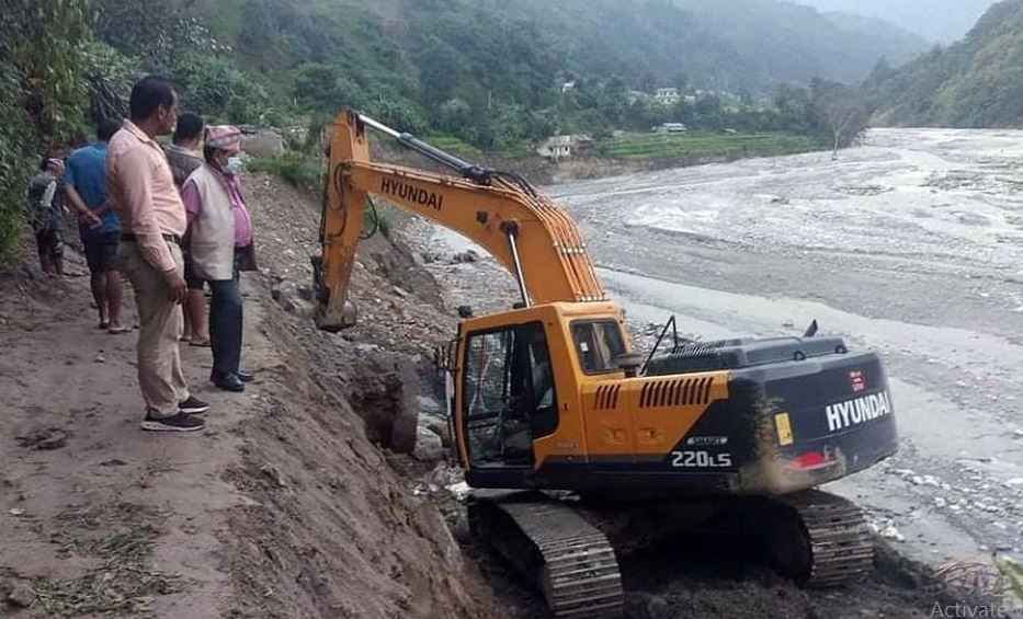 मेलम्ची खानेपानी आयोजनासम्म पुग्न सडक खुलाउन सुरु